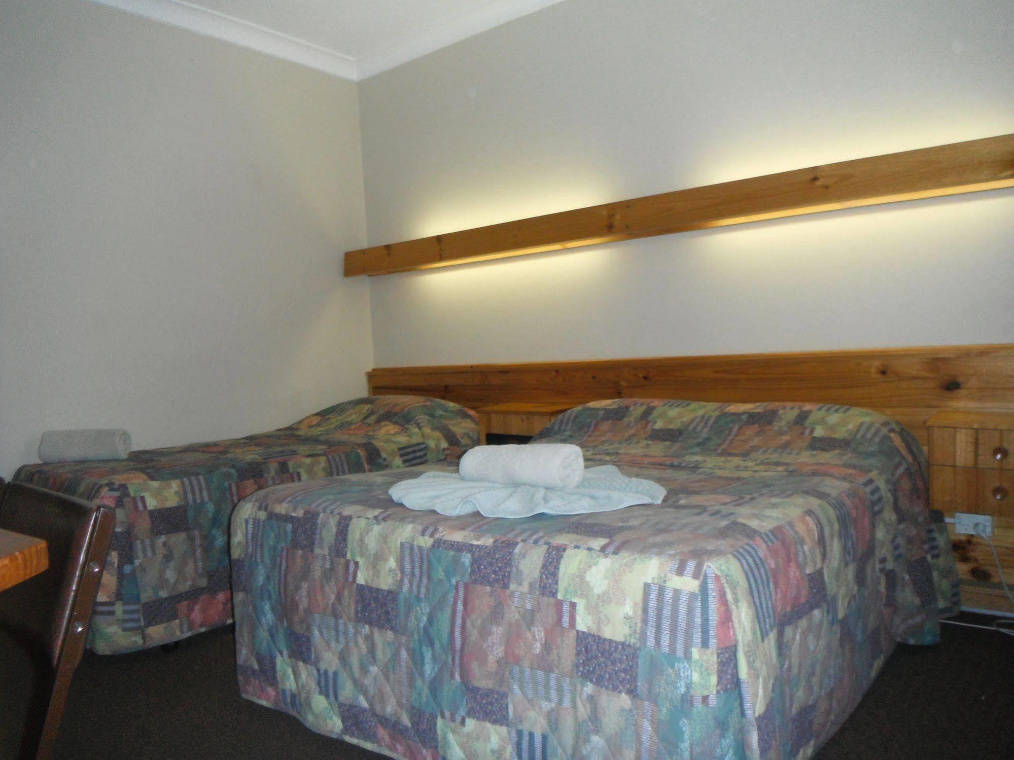 Coomacountry Club Motor Inn Buitenkant foto
